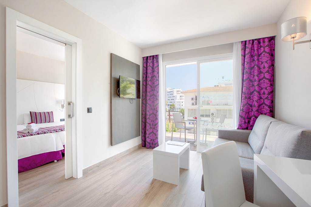 PMI_74702_Playa_De_Muro_Suites_1116_10.jpg