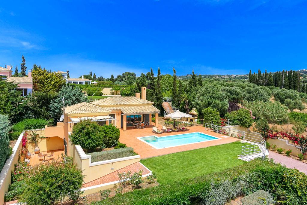 EFL_75089_Villa_Riaki_0317_01.jpg