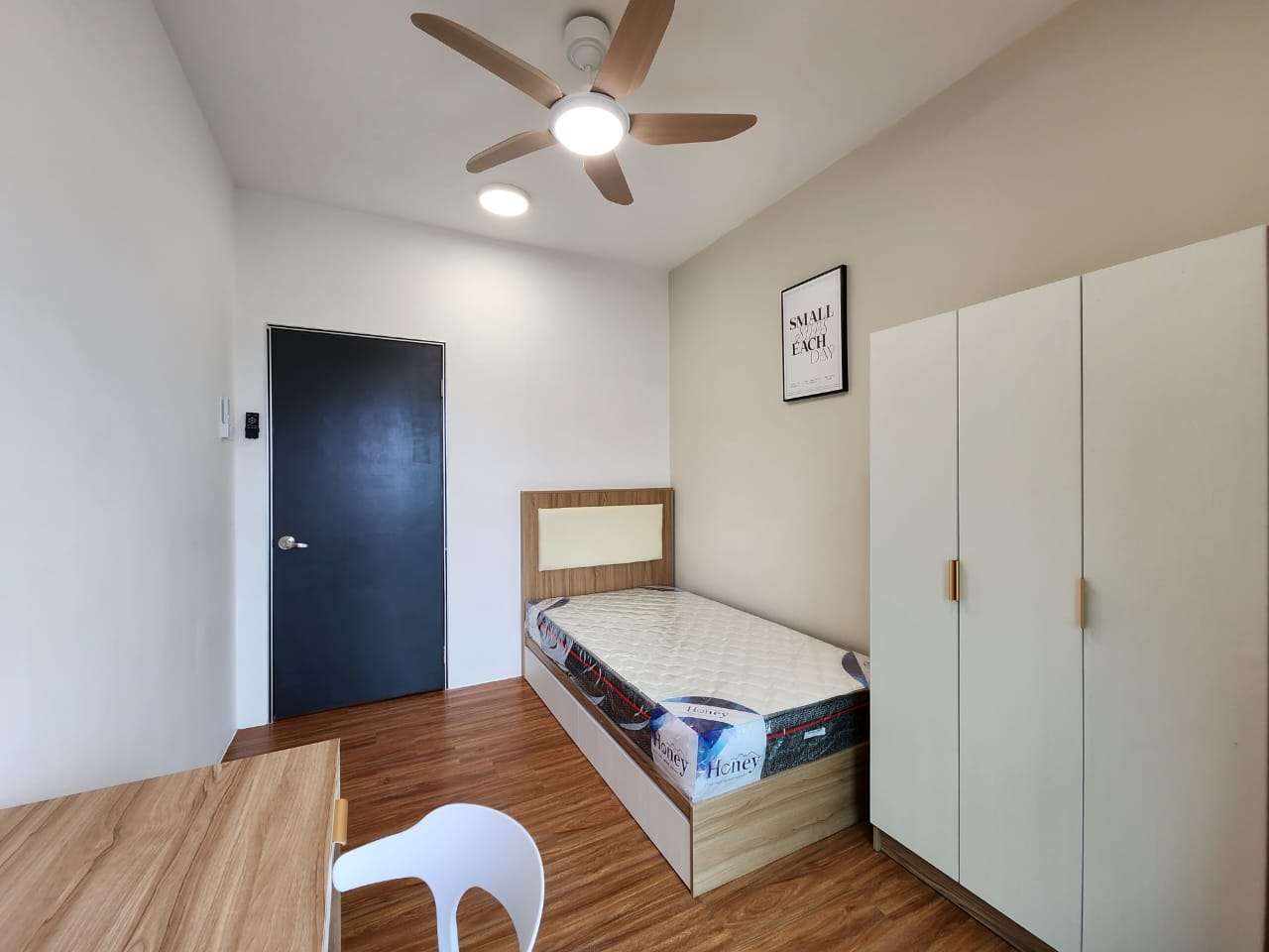 MUJI BALCONY ROOM 1200SF
