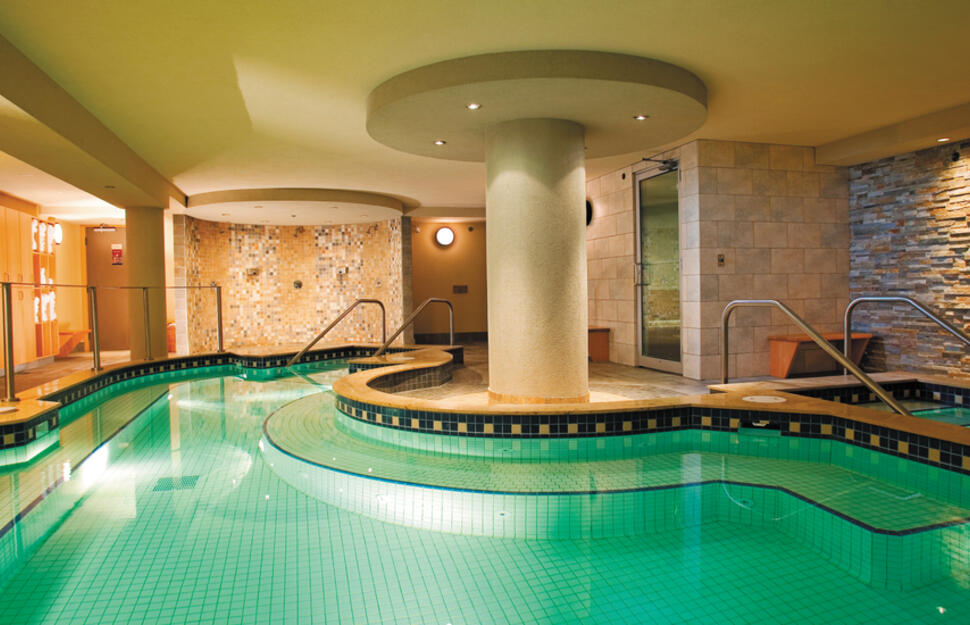 Banff-Caribou-Lodge-Spa-1.jpg