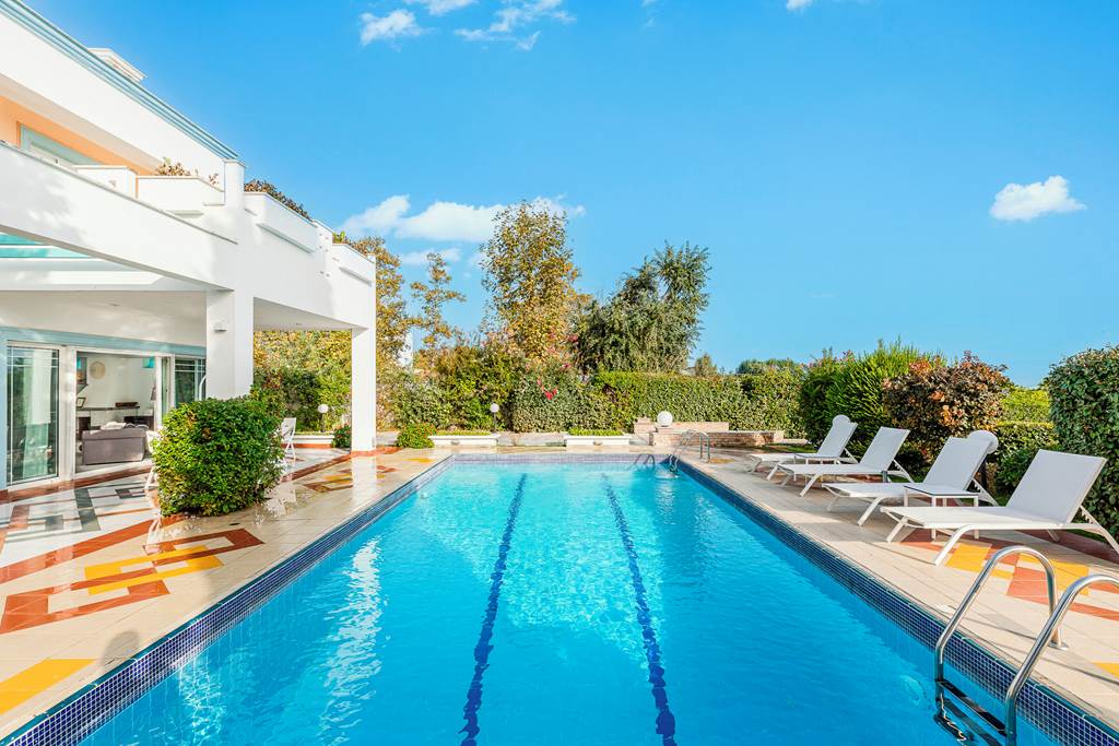 SKG_87330_Villa_IO_Beachfront_0224_15.jpg