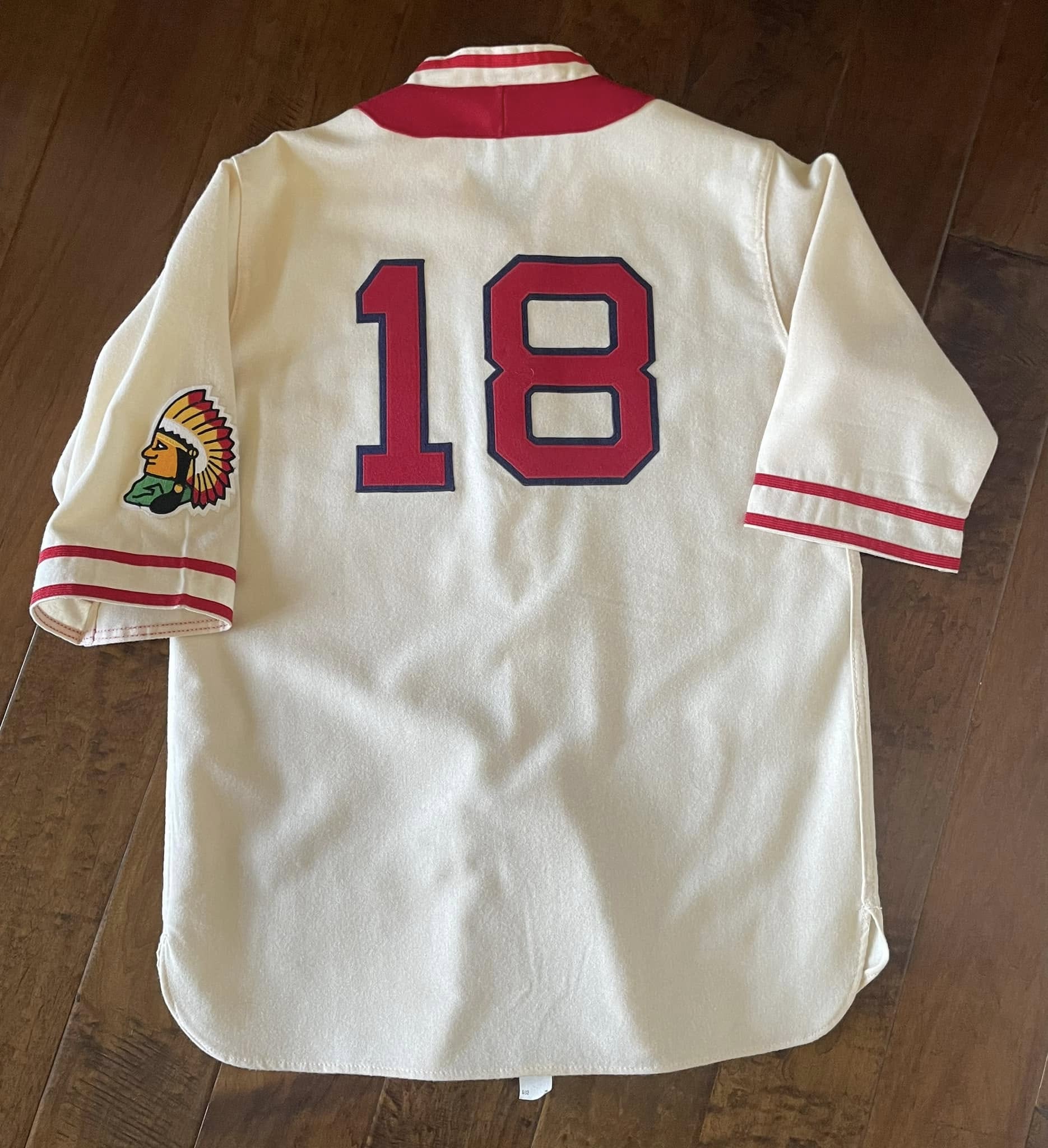 Wes Ferrell 1933 Cleveland Indians — Back view thumbnail