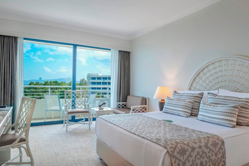 AYT_85685_Mirage_Park_Resort_0723_26.jpg