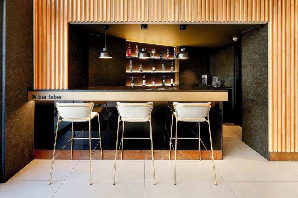 BCN_69026_HCC_Taber_Hotel_0124_07.jpg