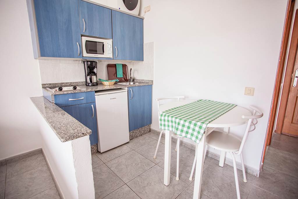 LPA_74944_Servatur_Montebello_Apartments_0523_02.jpg