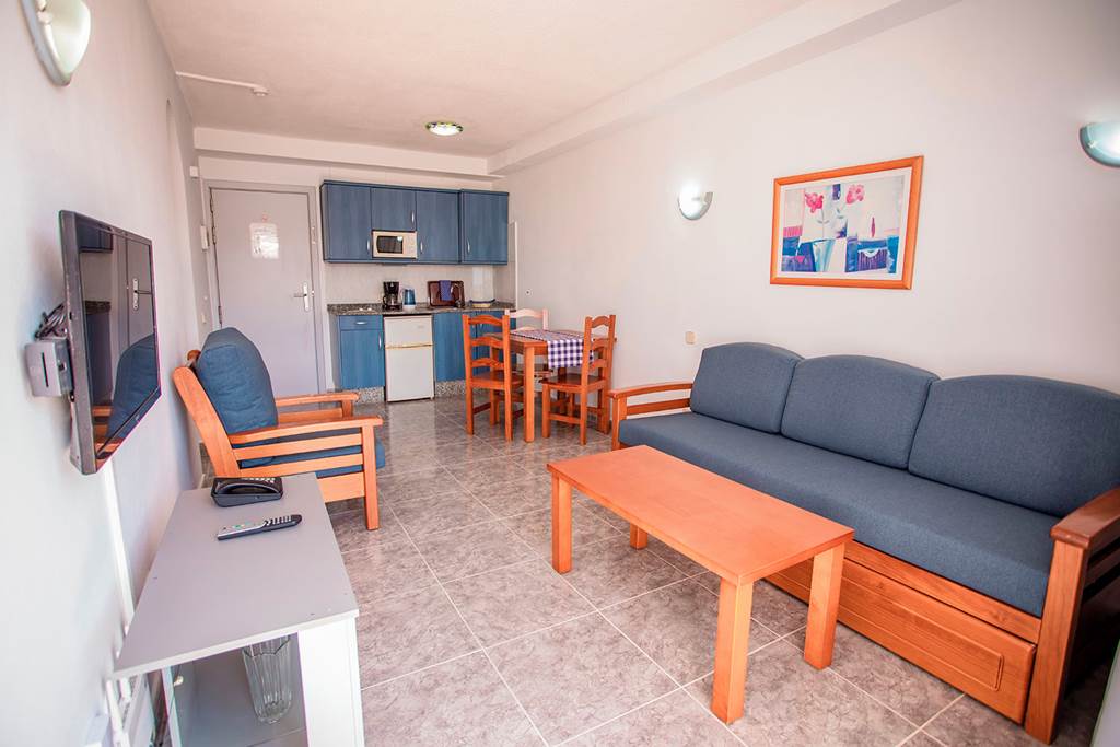 LPA_74944_Servatur_Montebello_Apartments_0523_06.jpg