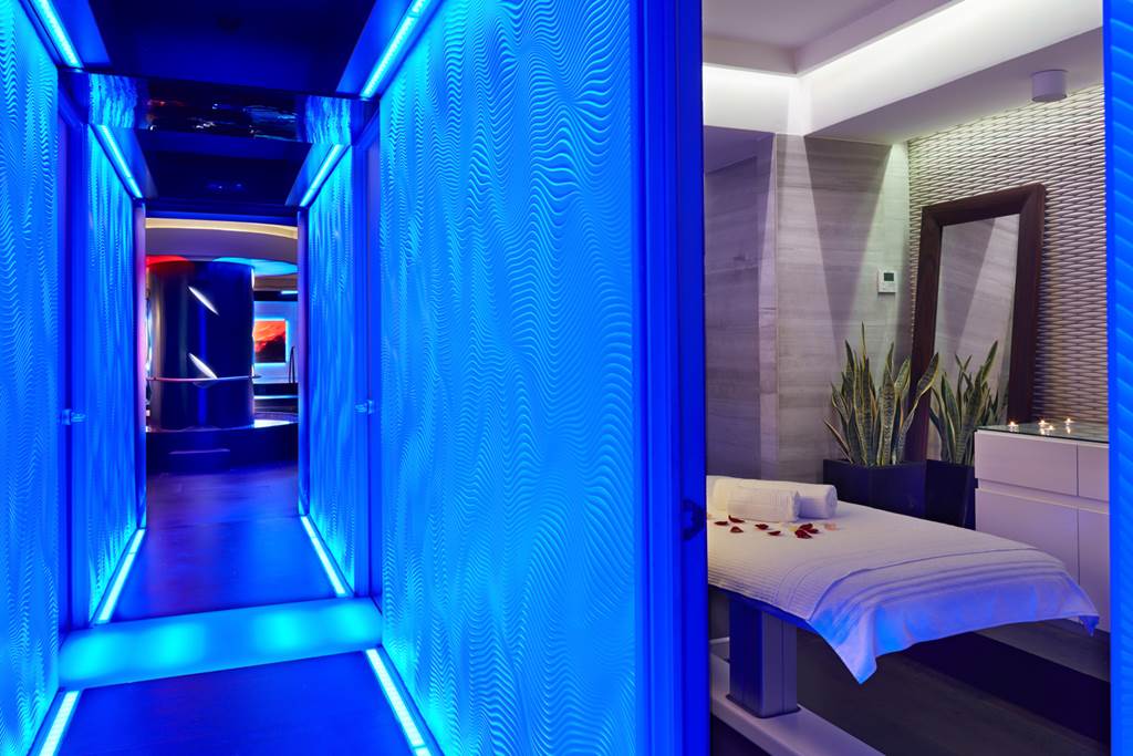NAP_73363_Romeo_Hotel_1217_24.jpg