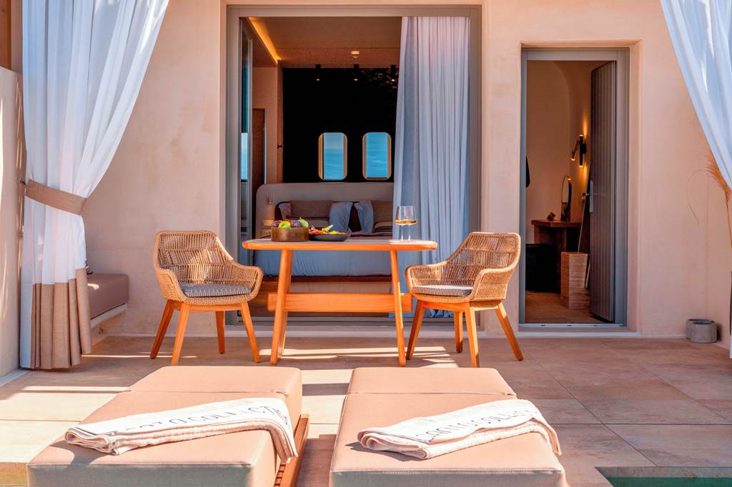 JTR_87167_Santo_Mine_Oia_Suites_1224_01.jpg
