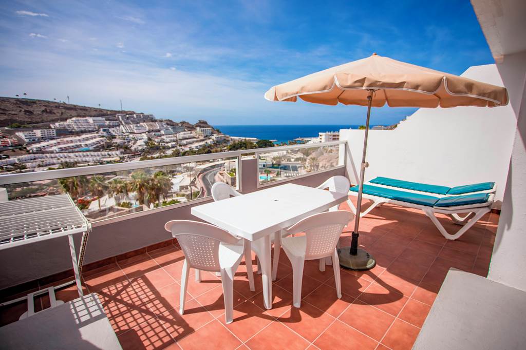 LPA_74944_Servatur_Montebello_Apartments_0524_01.jpg