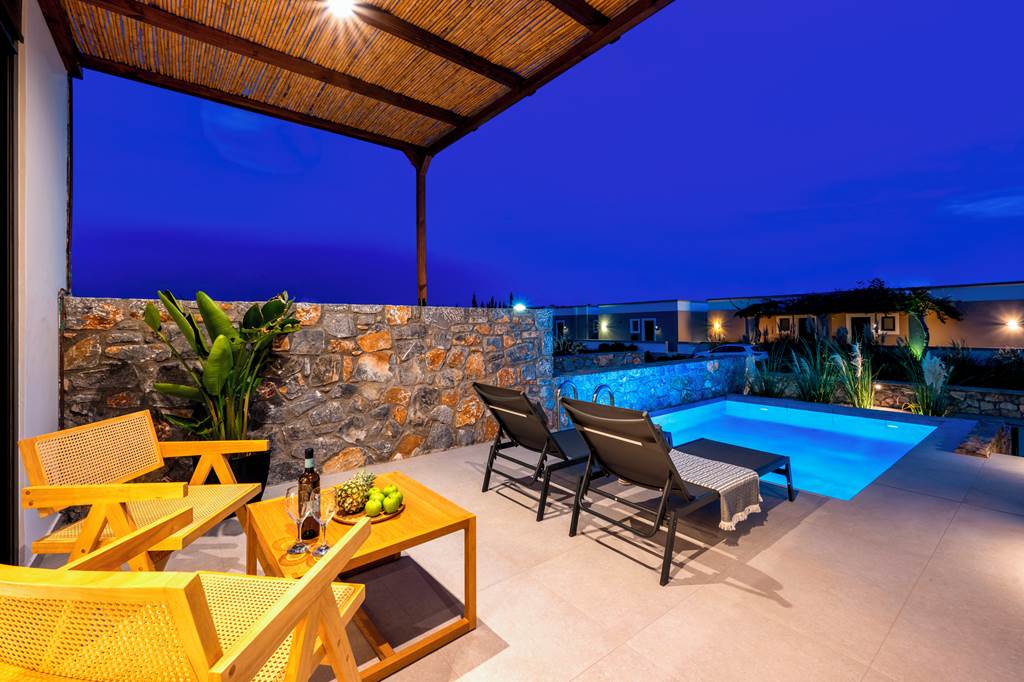 RHO_86728_Villa_Kiotari_Sun_1223_02.jpg