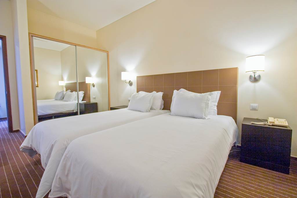FNC_70146_Girassol_Suite_Hotel_0424_01.jpg