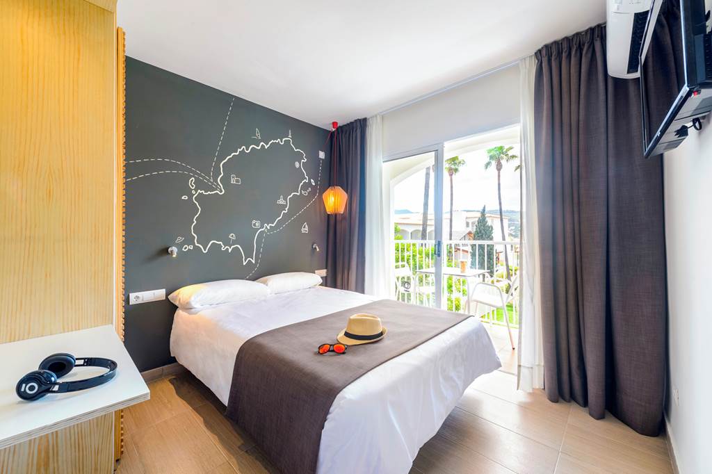 IBZ_75035_Hotel_Playasol_Cala_Tarida_0619_08.jpg