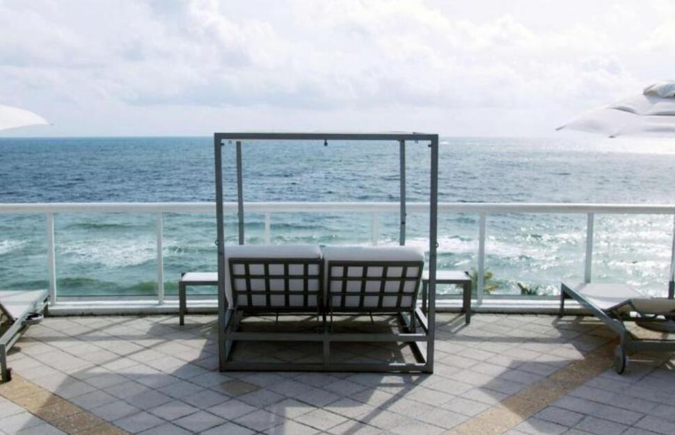 Hilton-Fort-Lauderdale-Beach-Resort-8.jpg