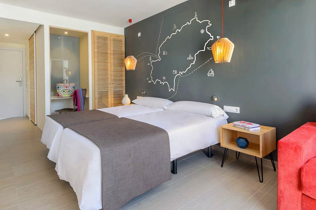 IBZ_75035_Hotel_Vibra_Cala_Tarida_0524_01.jpg