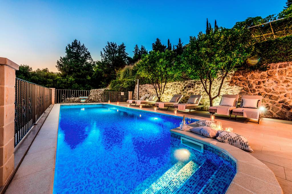 DBV_84887_Villa_House_of_Views_0123_14.jpg