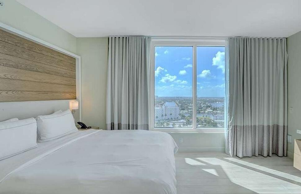 Hilton-Fort-Lauderdale-Beach-Resort-5.jpg
