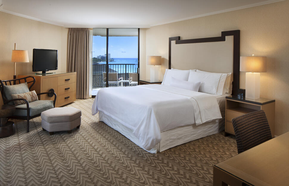 Moana-Surfrider-A-Westin-Resort-Spa-2.jpg