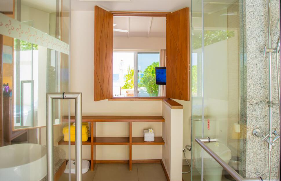 Centara-Ras-Fushi-Resort-Spa-4.jpg