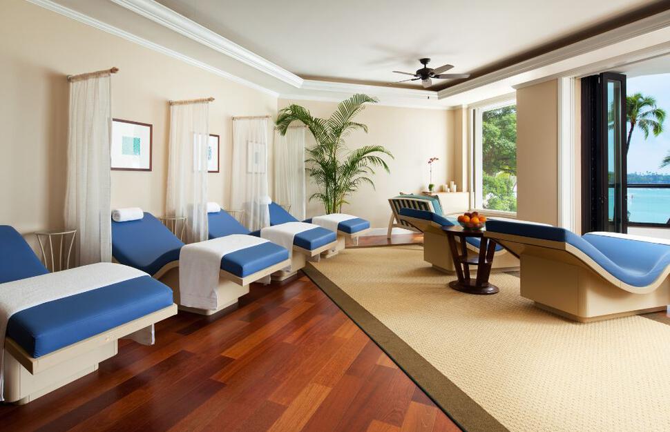 Moana-Surfrider-A-Westin-Resort-Spa-22.jpg