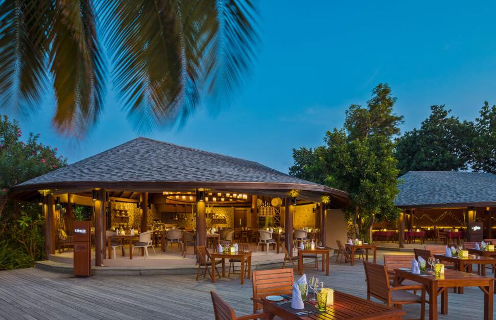 Centara-Ras-Fushi-Resort-Spa-16.jpg