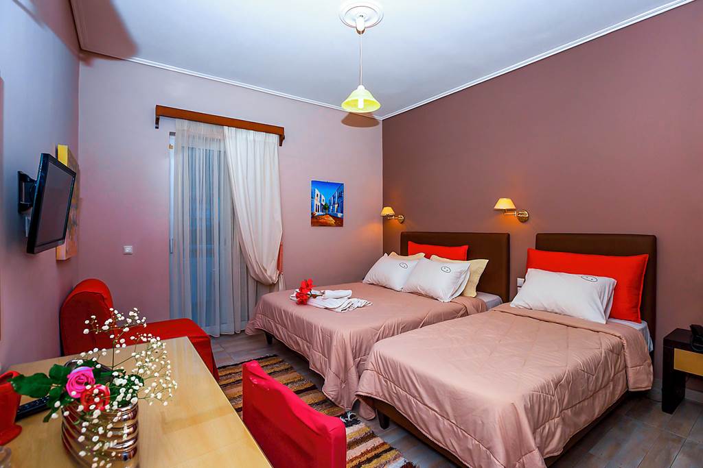 KLX_82542_Kyparissia_Beach_Hotel_1121_02.jpg