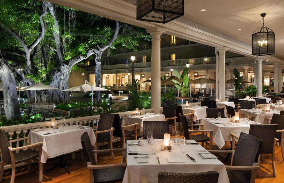 Moana-Surfrider-A-Westin-Resort-Spa-13.jpg
