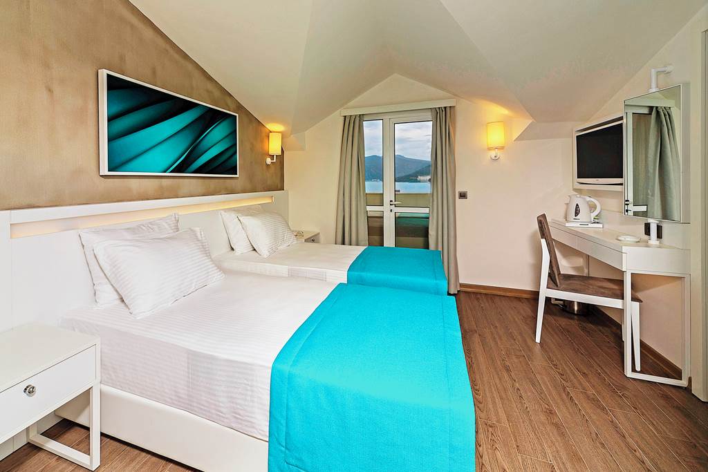 DLM_69306_Poseidon_Hotel_1124_04.jpg