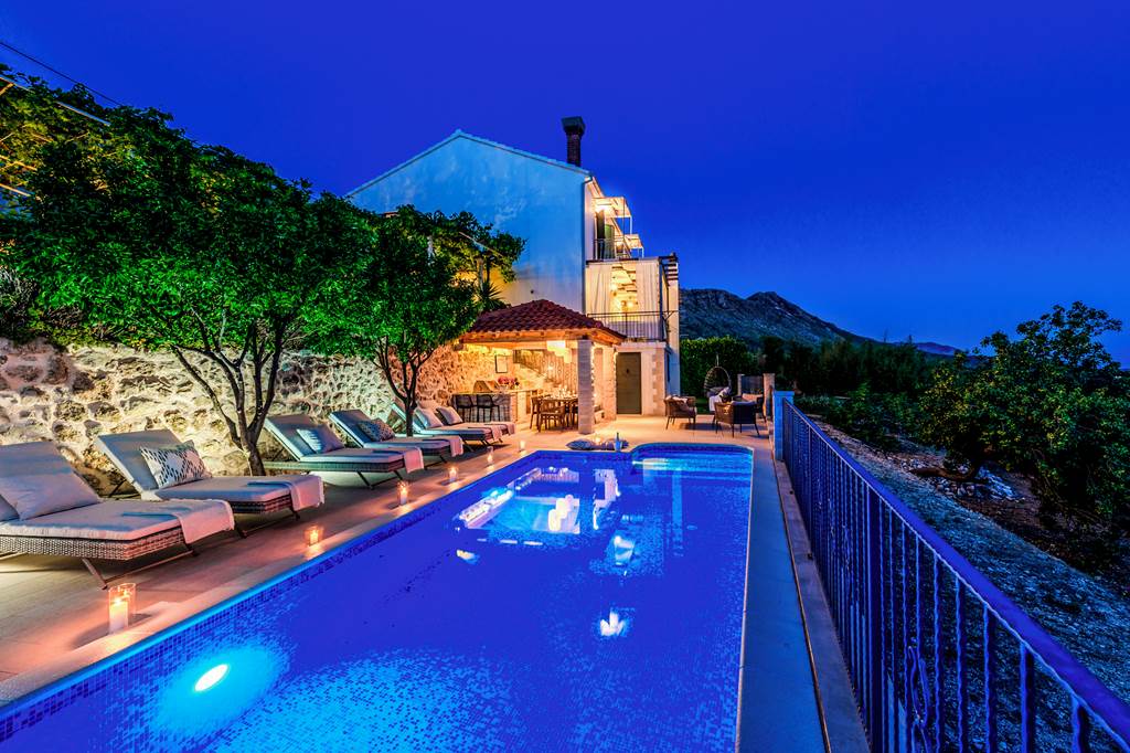 DBV_84887_Villa_House_of_Views_0123_13.jpg