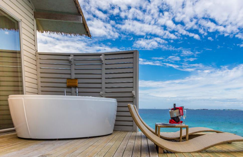 Centara-Ras-Fushi-Resort-Spa-10.jpg