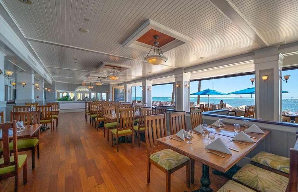 Outrigger-Reef-Waikiki-Beach-Resort-12.jpg