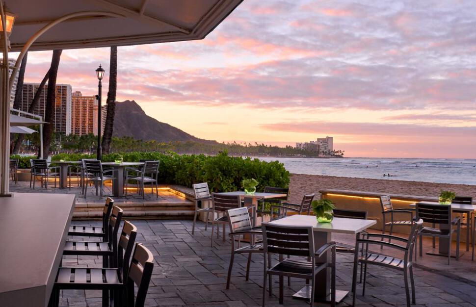Moana-Surfrider-A-Westin-Resort-Spa-19.jpg