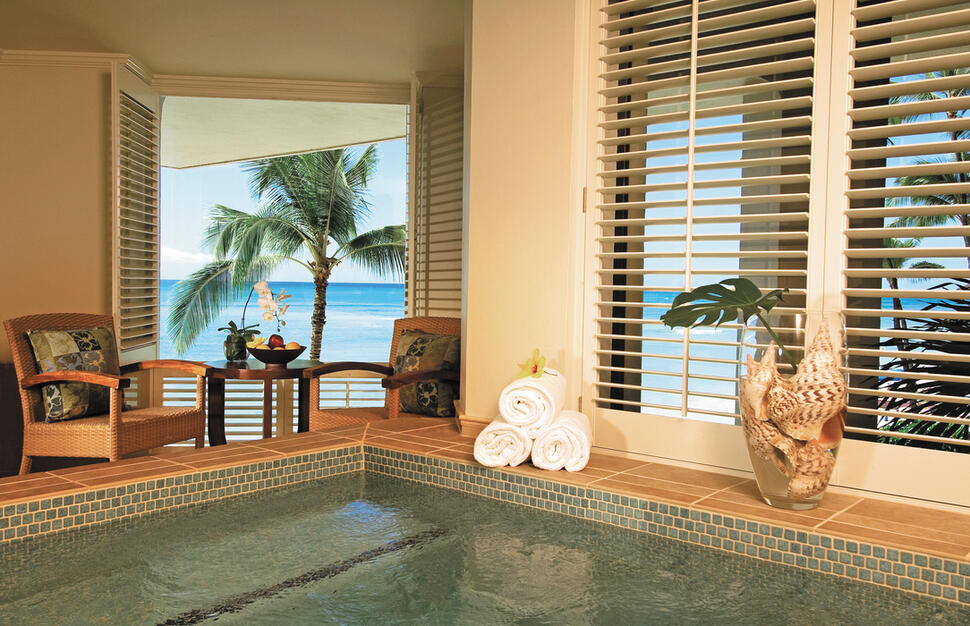 Moana-Surfrider-A-Westin-Resort-Spa-10.jpg
