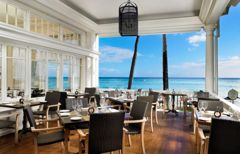 Moana-Surfrider-A-Westin-Resort-Spa-16.jpg