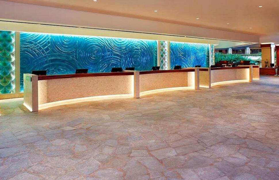 Hilton-Hawaiian-Village-Waikiki-Beach-Resort-15.jpg