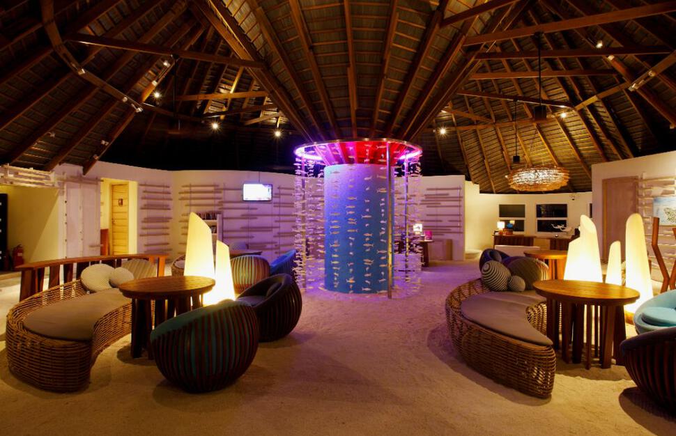 Centara-Ras-Fushi-Resort-Spa-17.jpg