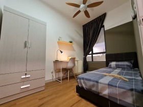 SMALL ROOM-1
