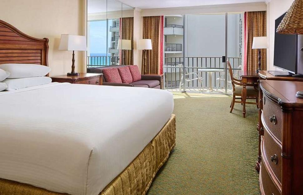 Outrigger-Waikiki-Beach-Resort-8.jpg