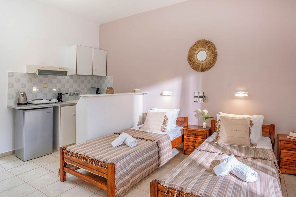 KGS_88459_Emerald_Hotel_1124_07.jpg
