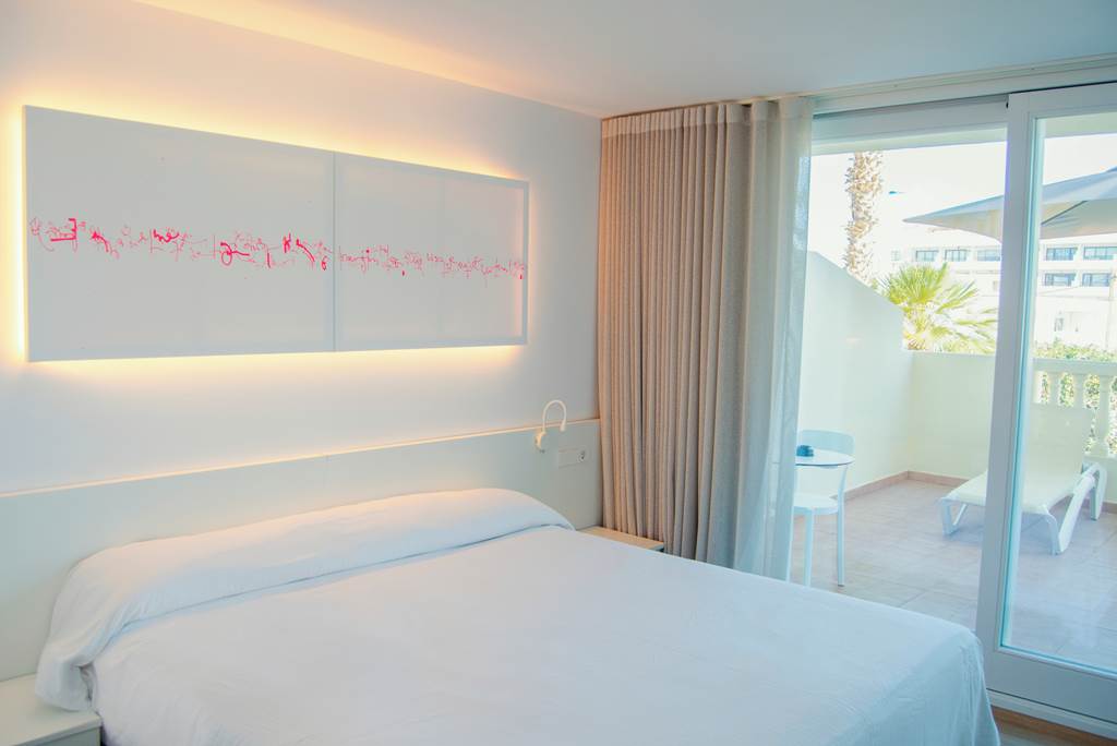 IBZ_71525_Hotel_Paraiso_Beach_by_Hoteles_Centric_0624_03.jpg