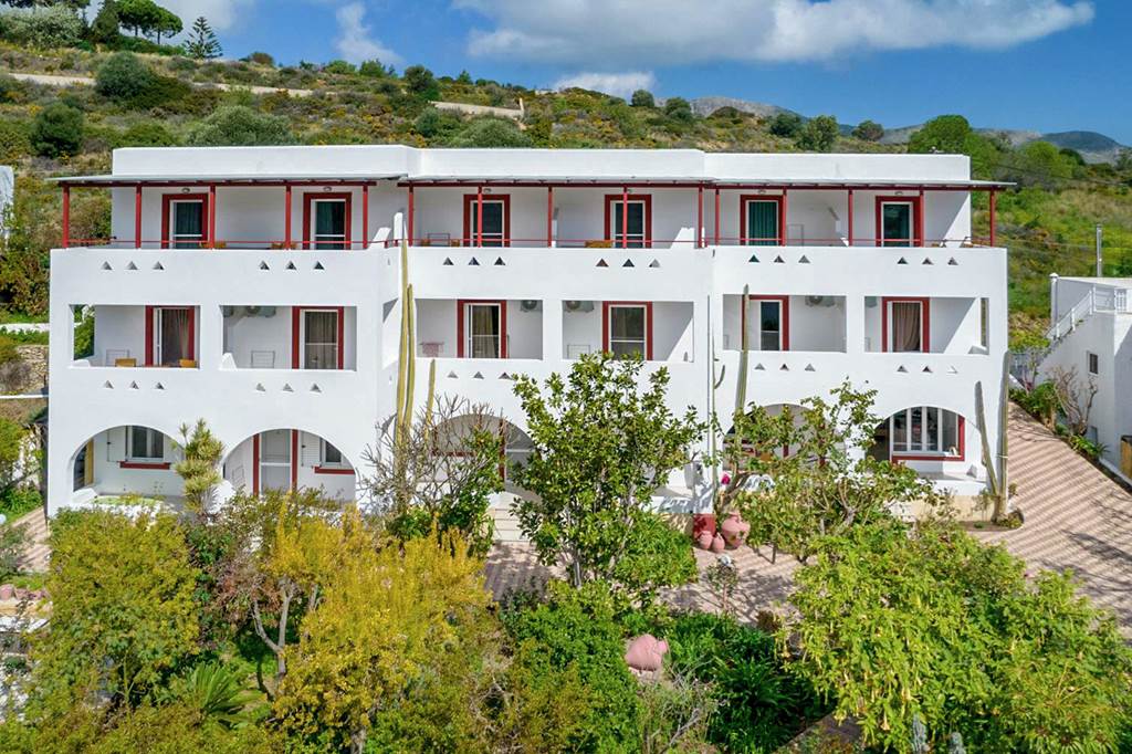 KGS_88459_Emerald_Hotel_1124_03.jpg