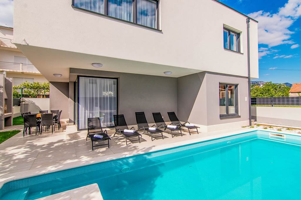 SPU_87525_Villa_Silver_Sky_I_0424_13.jpg