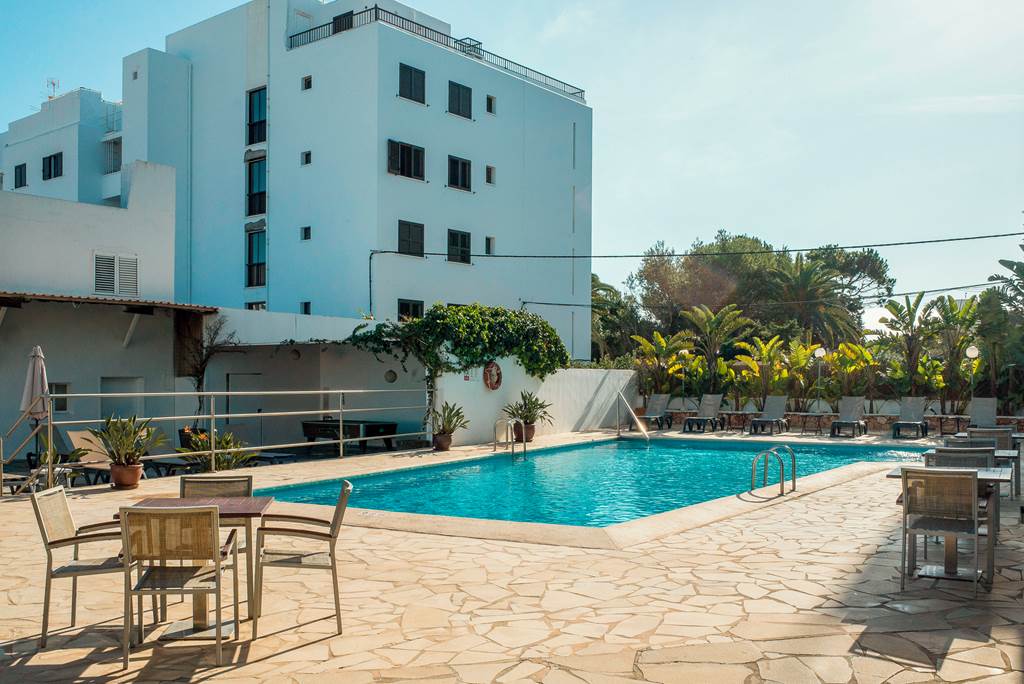 IBZ_71525_Hotel_Paraiso_Beach_by_Hoteles_Centric_0624_11.jpg