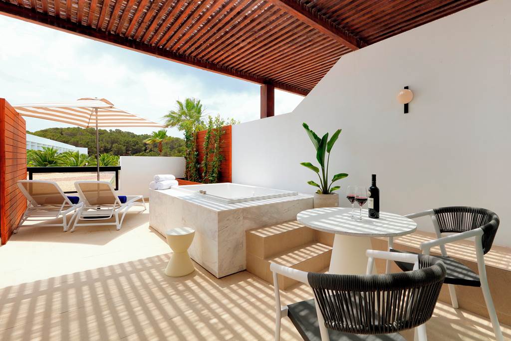 IBZ_69409_Grand_Palladium_Palace_Ibiza_Resort_&_Spa_0723_22.jpg