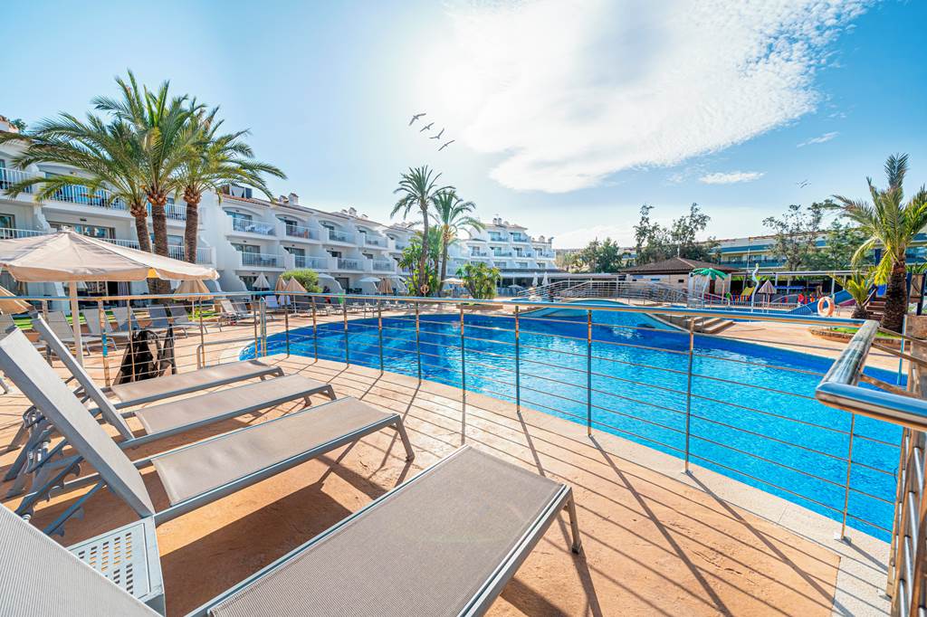 PMI_69511_Aparthotel_Playa_Cas_Saboners_0323_03.jpg