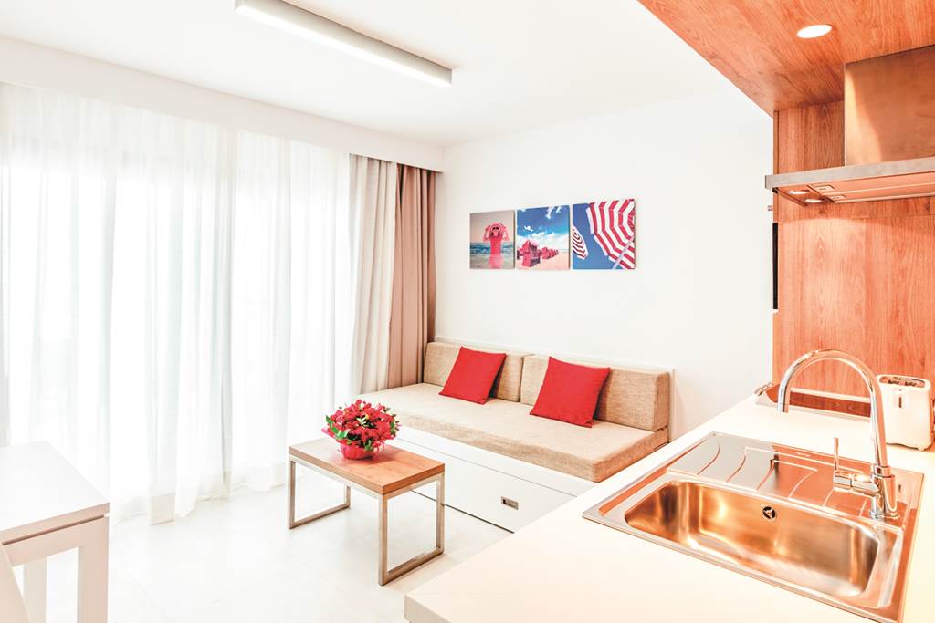 PMI_69511_Aparthotel_Playa_Cas_Saboners_0316_05.jpg