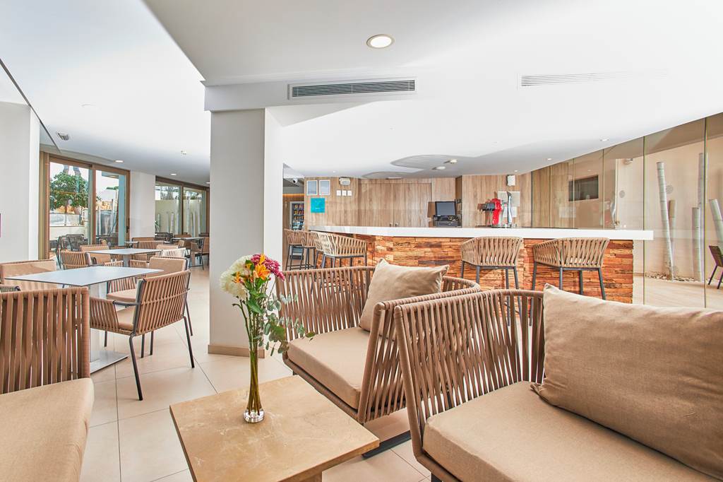 PMI_23_Leonardo_Royal_Hotel_Calvia_&_Suites_formerly_Alua_Hawaii_Mallorca_0423_03.jpg