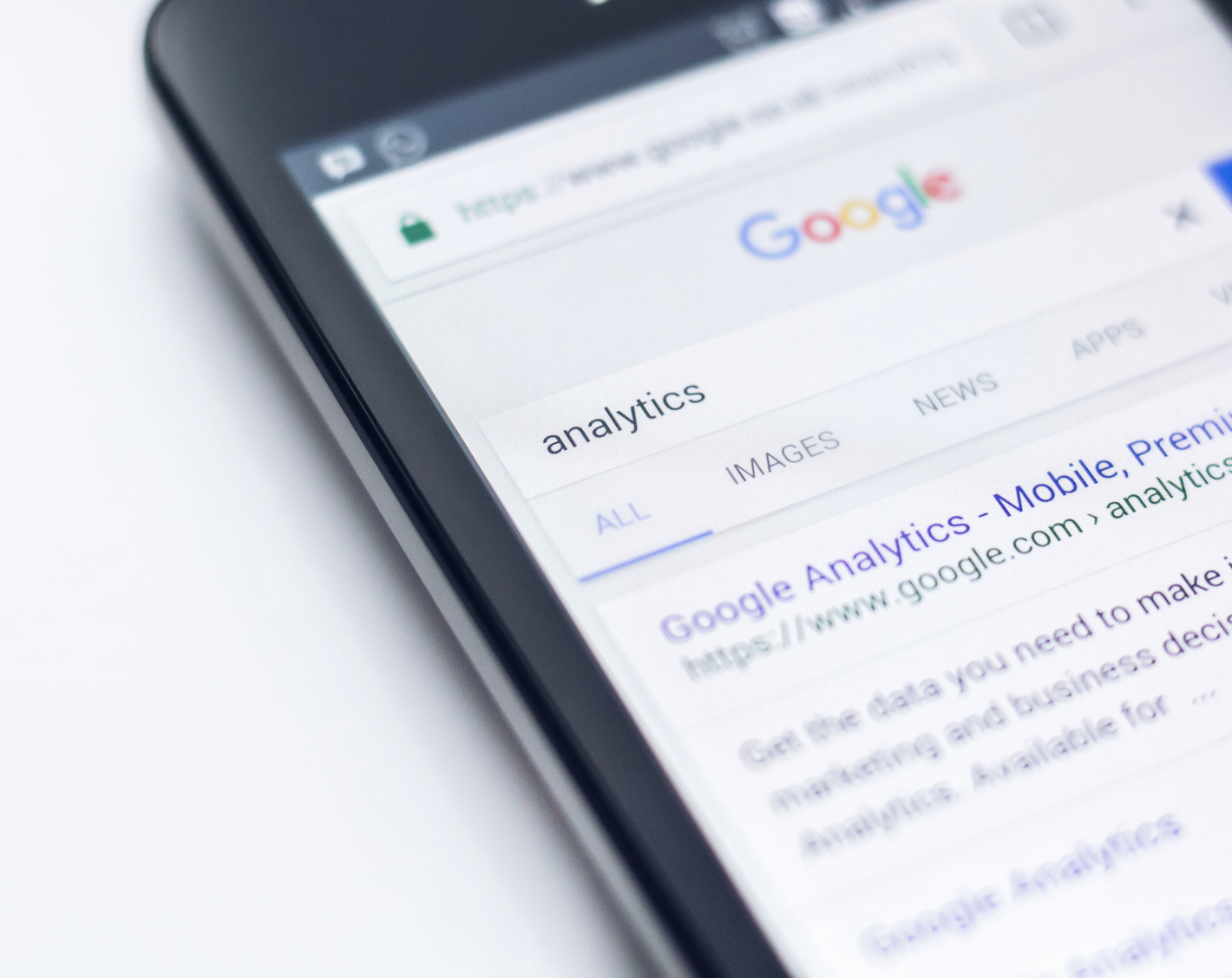 Visual of user-generated content being aggregated from Google Maps, denoting Google Maps Contributor Reviews Scraping Services
