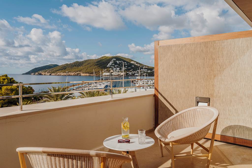 IBZ_70042_Aguas_de_Ibiza_Grand_Luxe_Hotel_0424_13.jpg