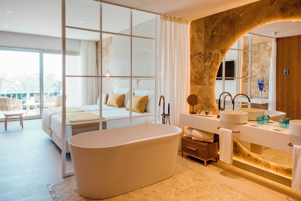 IBZ_70042_Aguas_de_Ibiza_Grand_Luxe_Hotel_0424_35.jpg