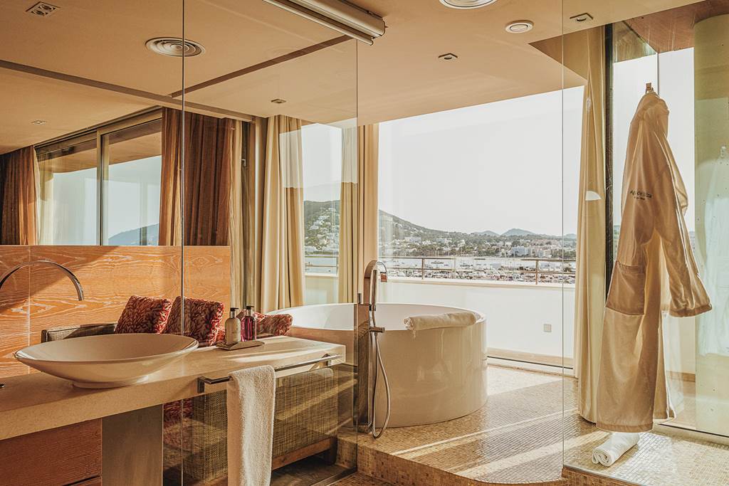 IBZ_70042_Aguas_de_Ibiza_Grand_Luxe_Hotel_0424_02.jpg